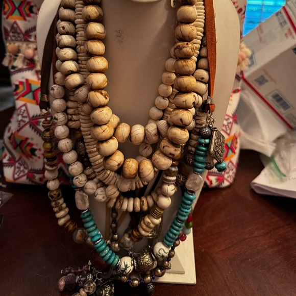 Antique White Conch with Turquoise and Coral inlay Beaded Necklace - Picture 6 of 6